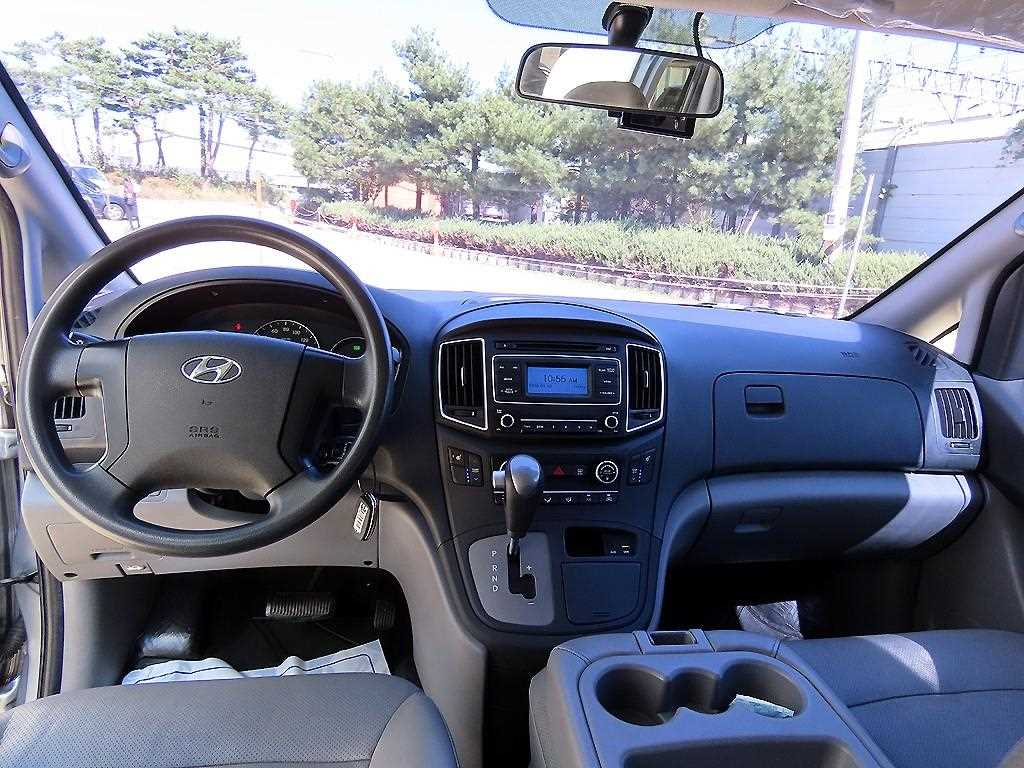 Hyundai Starex — photo 08
