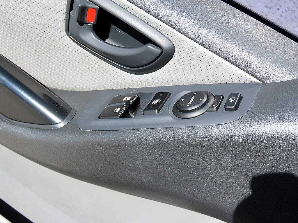 Hyundai Starex — photo 12