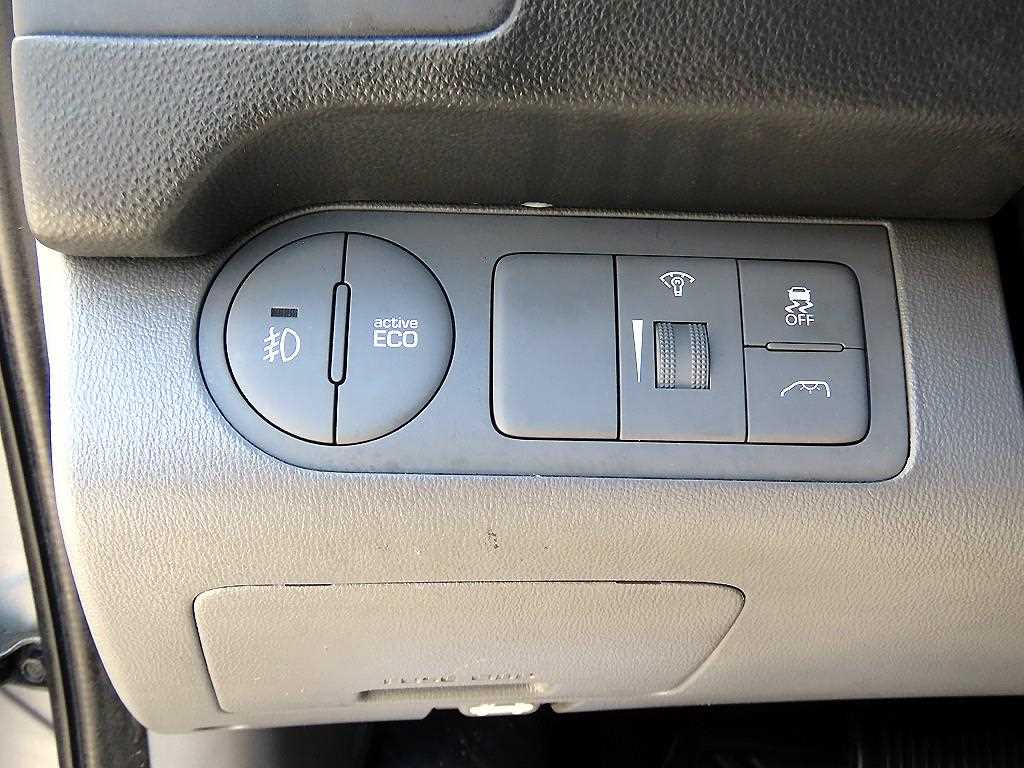 Hyundai Starex — photo 13