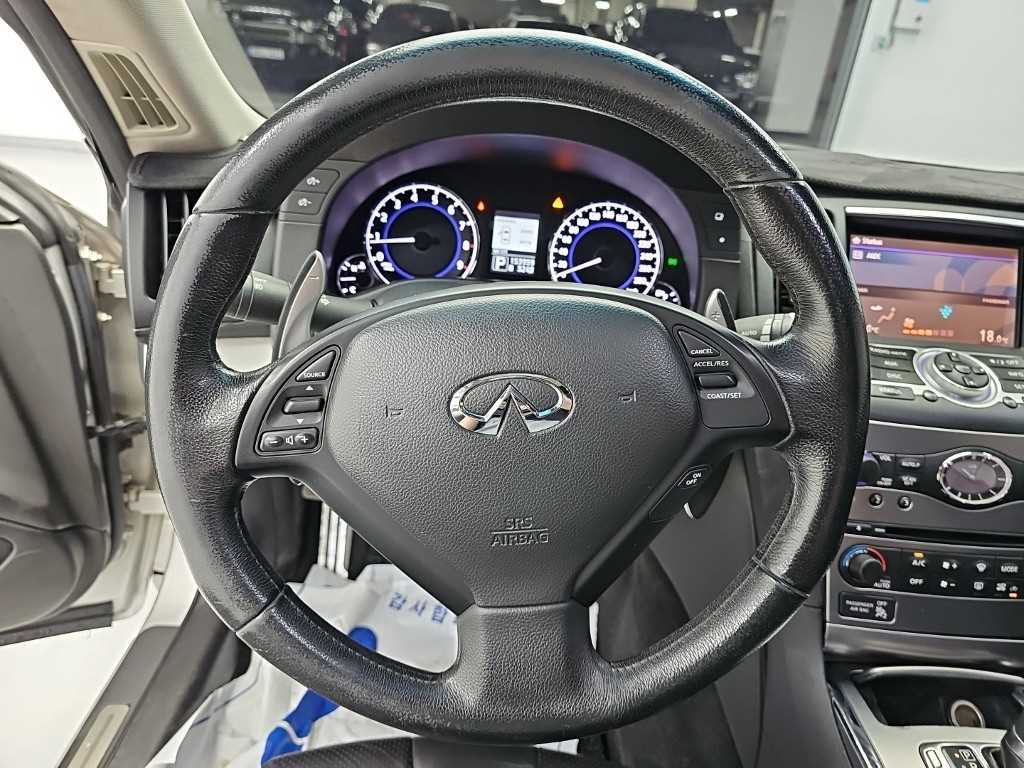 Infiniti G — photo 09