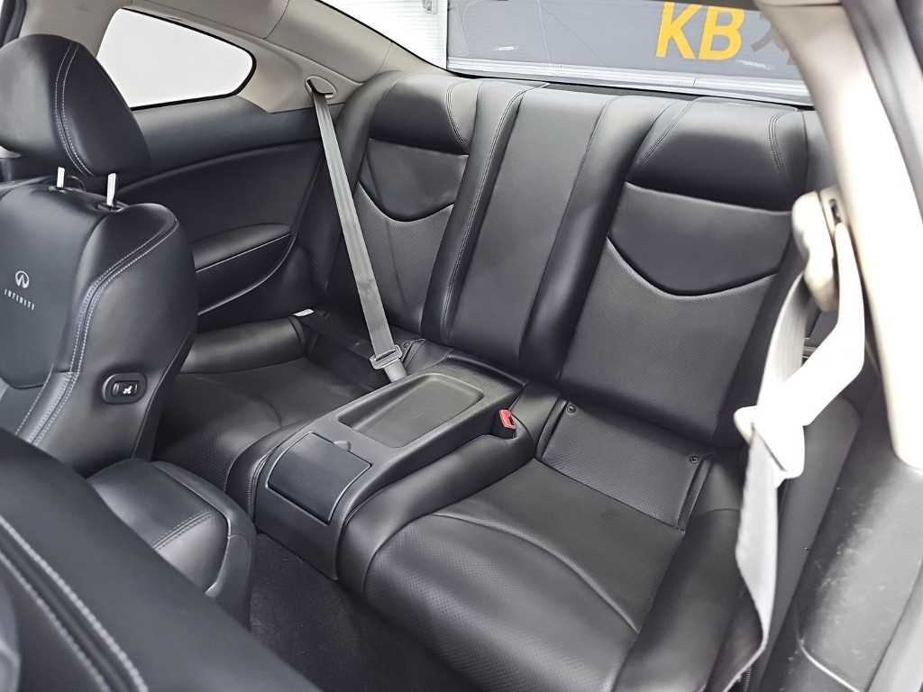 Infiniti G — photo 12