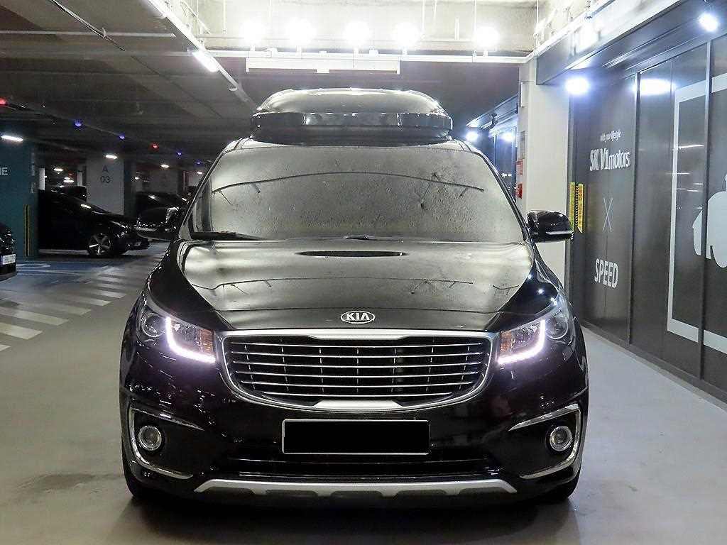 Kia Carnival — photo 02