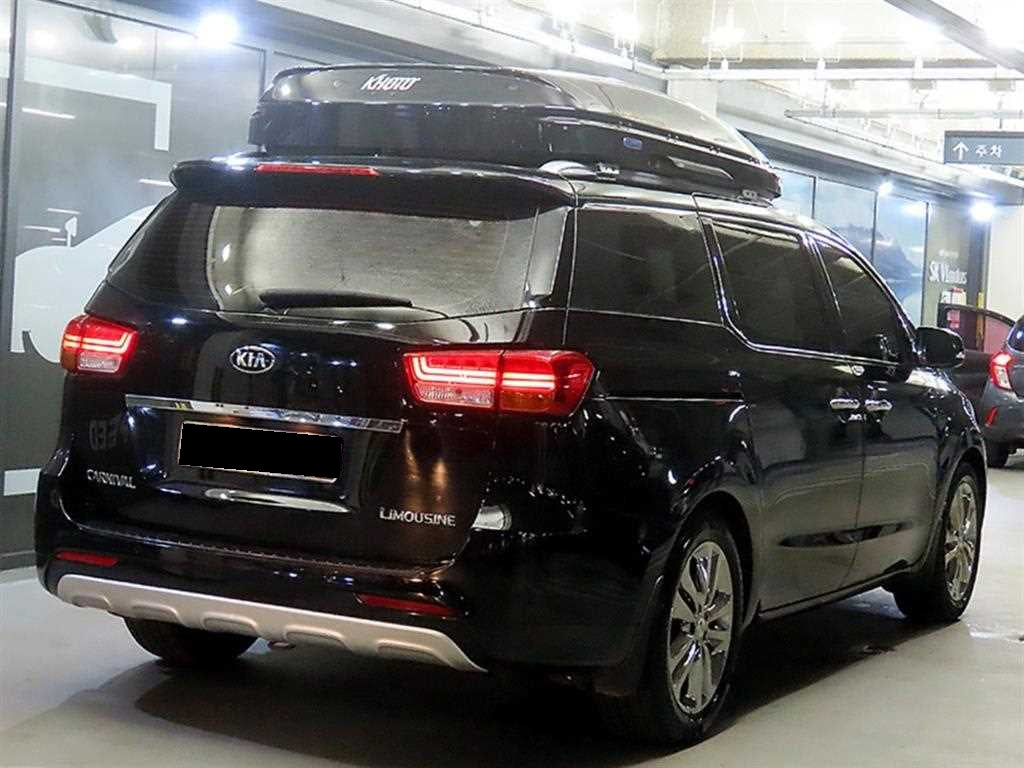 Kia Carnival — photo 04