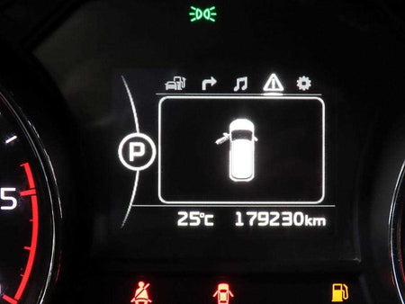 Kia Carnival — photo 09