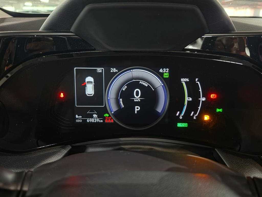 Lexus NX — photo 13
