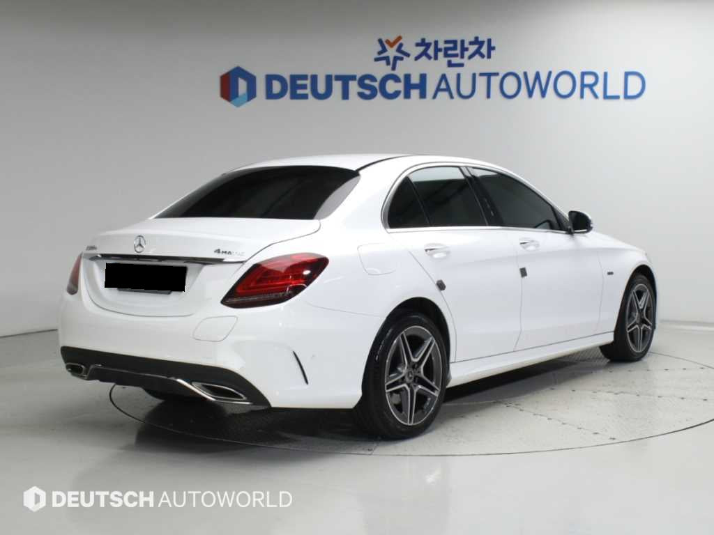 Mercedes-Benz C-Class — photo 02