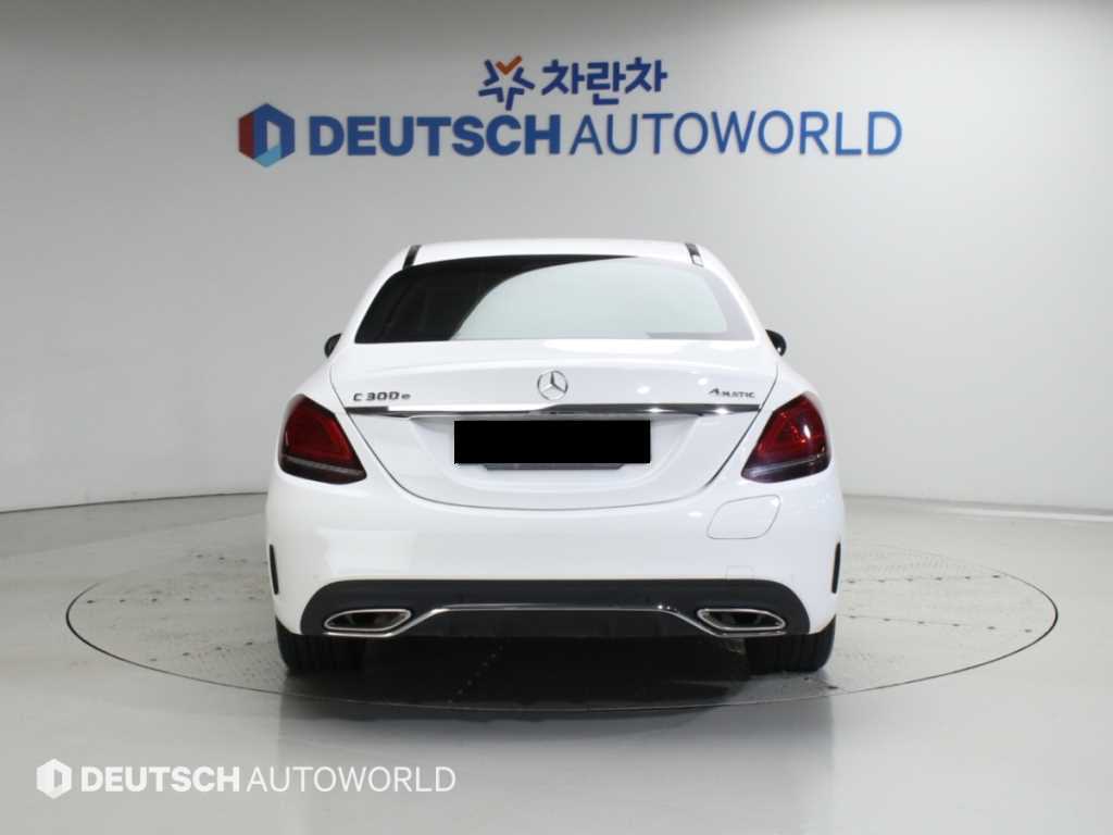Mercedes-Benz C-Class — photo 04