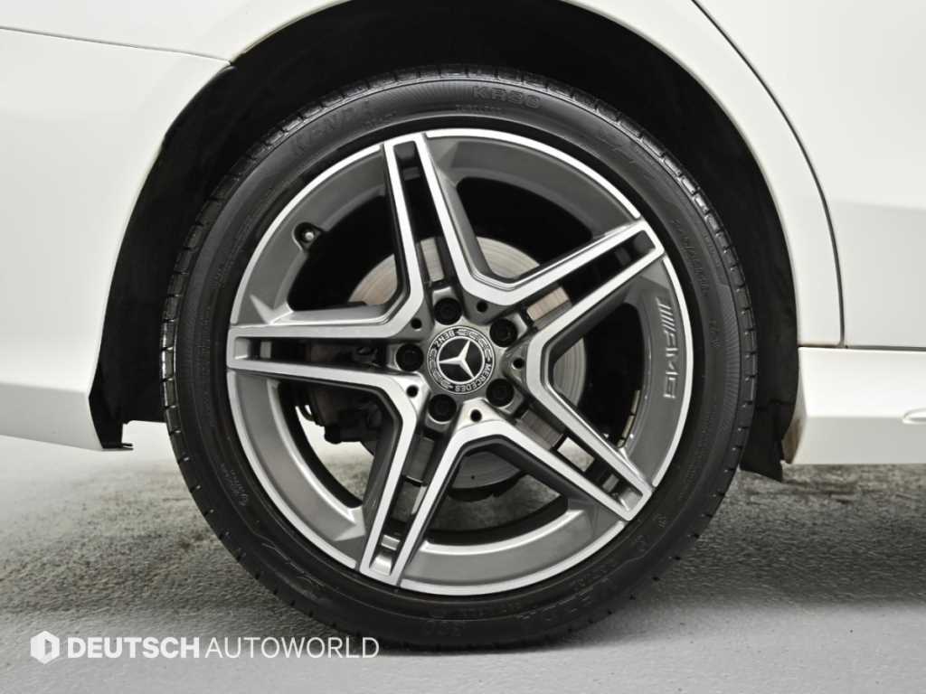 Mercedes-Benz C-Class — photo 05