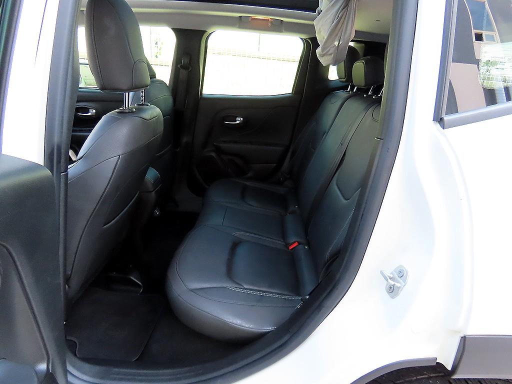 Jeep Renegade — photo 06