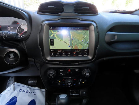 Jeep Renegade — photo 12