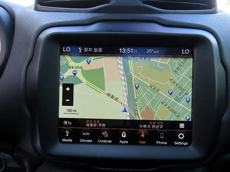 Jeep Renegade — photo 13