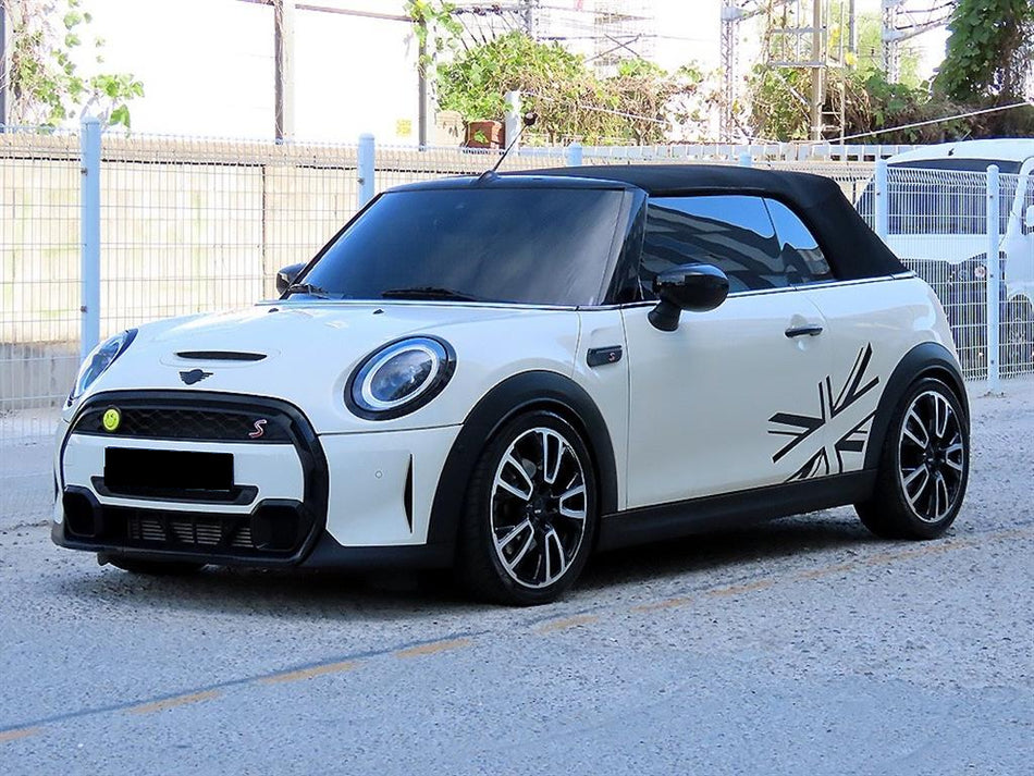 Mini Cooper Convertible — photo 02