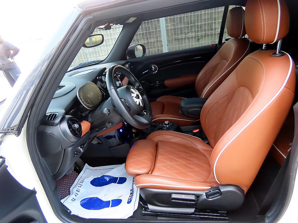 Mini Cooper Convertible — photo 10