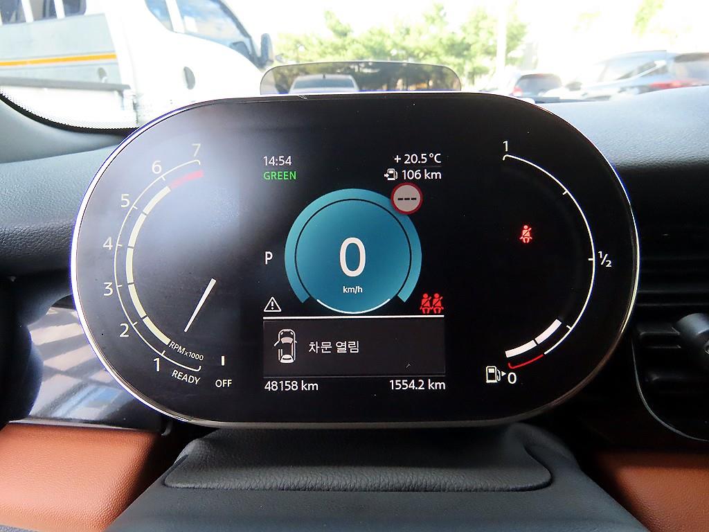 Mini Cooper Convertible — photo 14