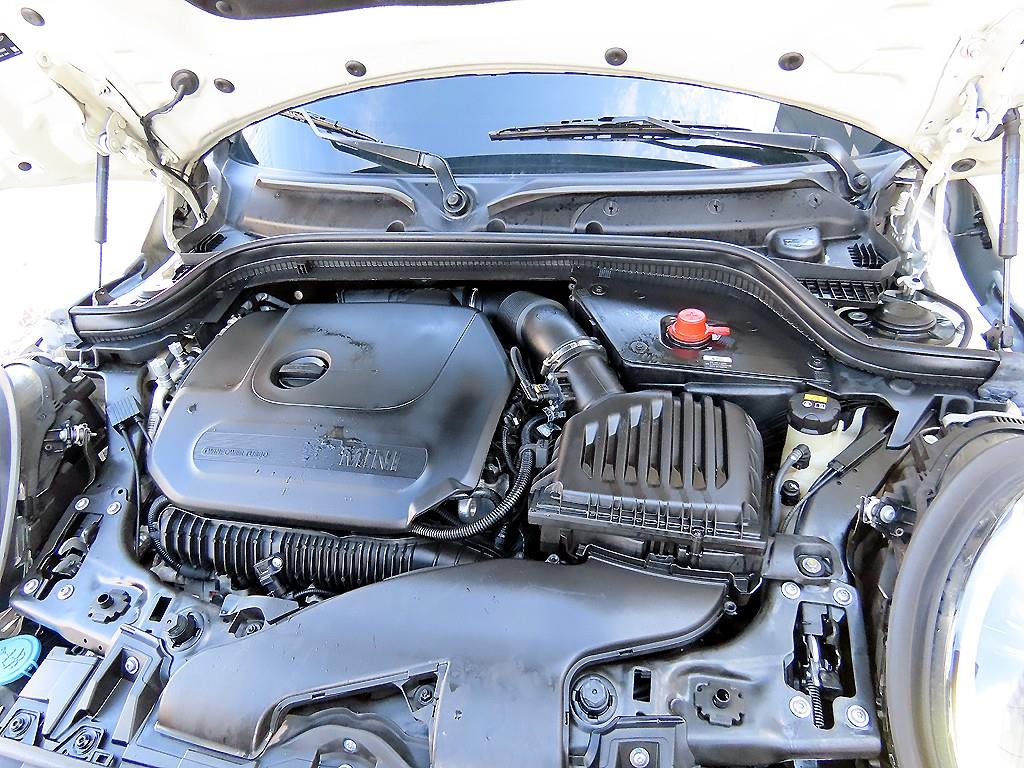 Mini Cooper Convertible — photo 19