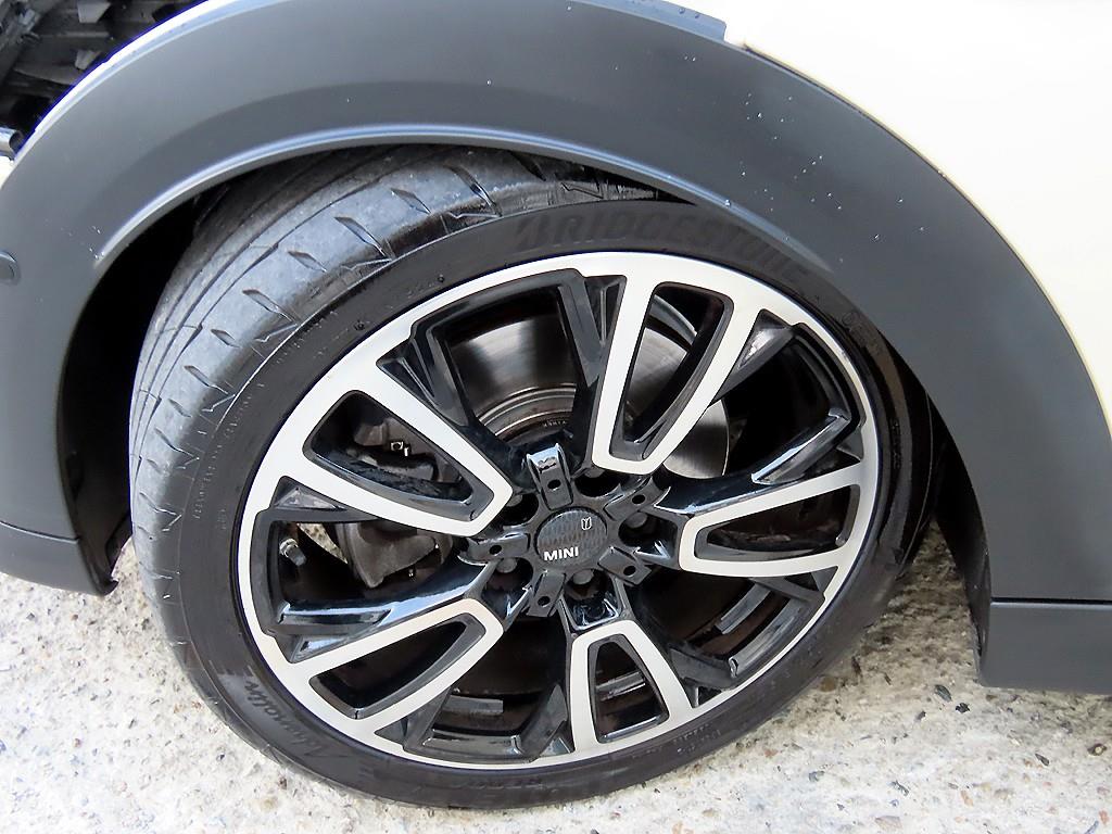 Mini Cooper Convertible — photo 20