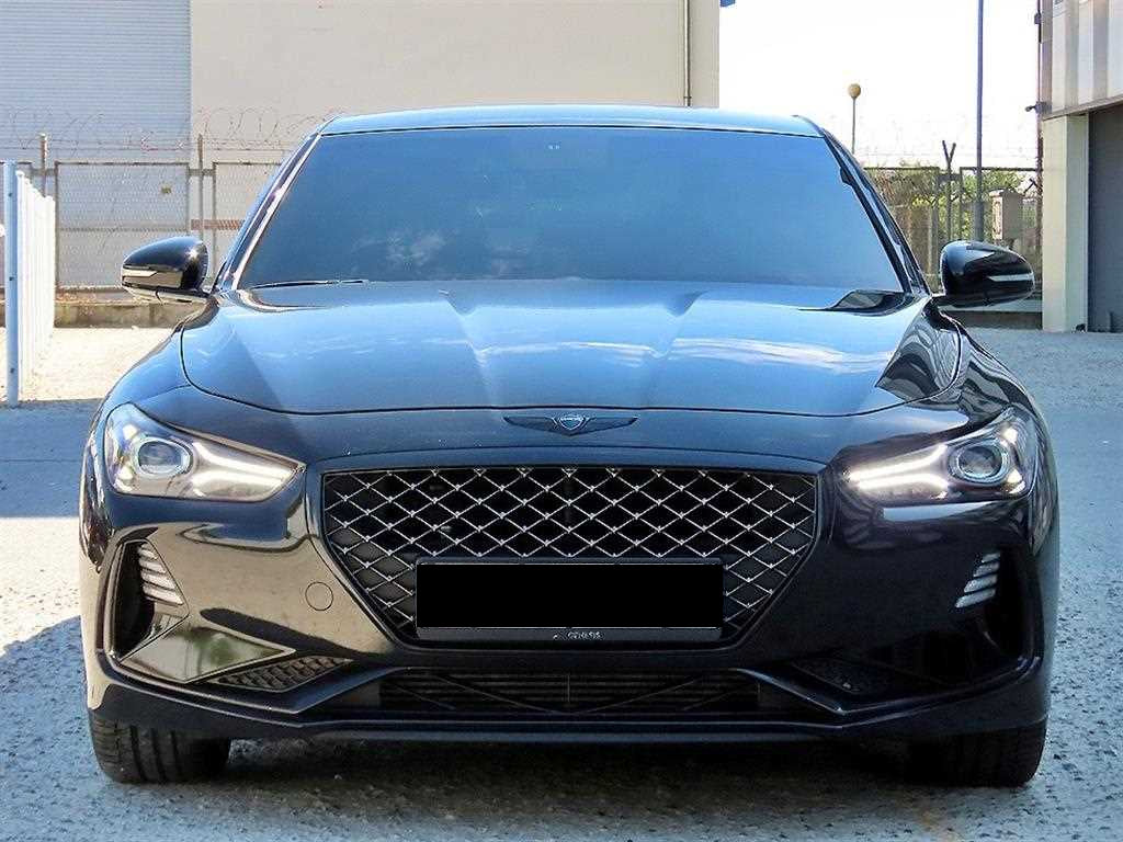 Genesis G70 — photo 01