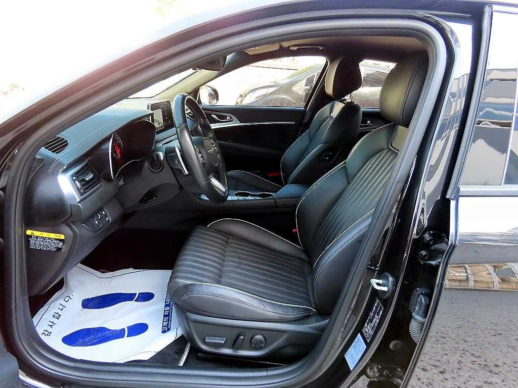 Genesis G70 — photo 05