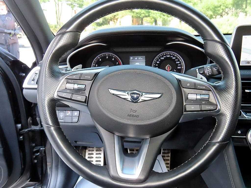 Genesis G70 — photo 08
