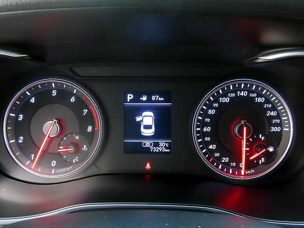 Genesis G70 — photo 09