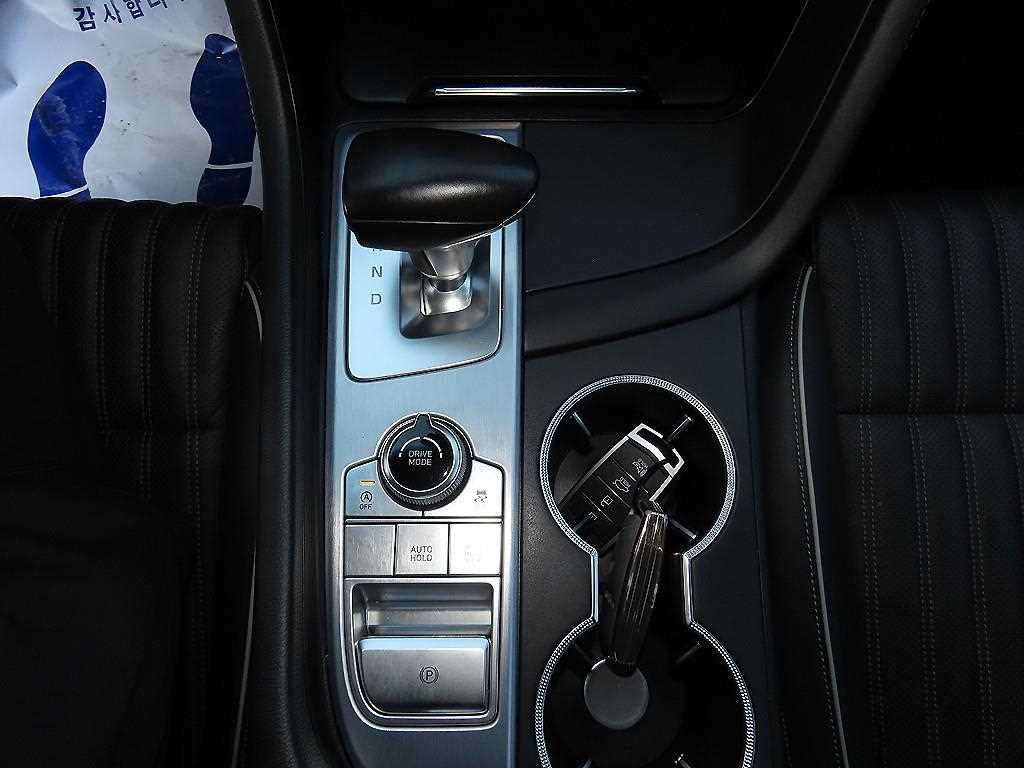 Genesis G70 — photo 10