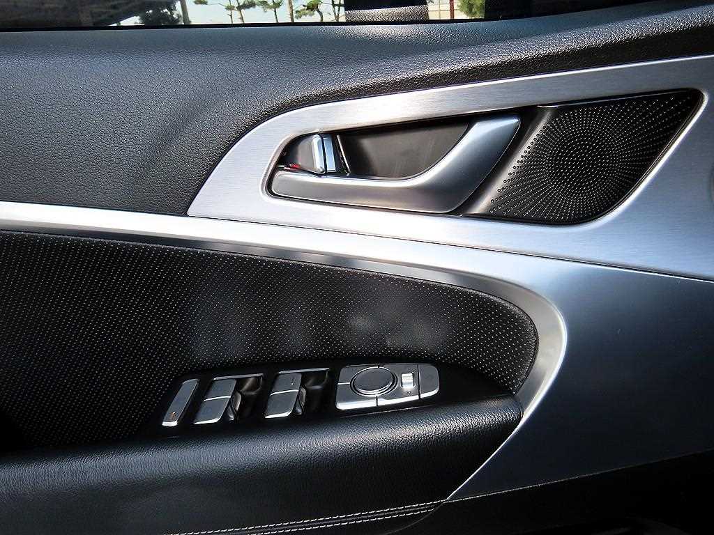 Genesis G70 — photo 11