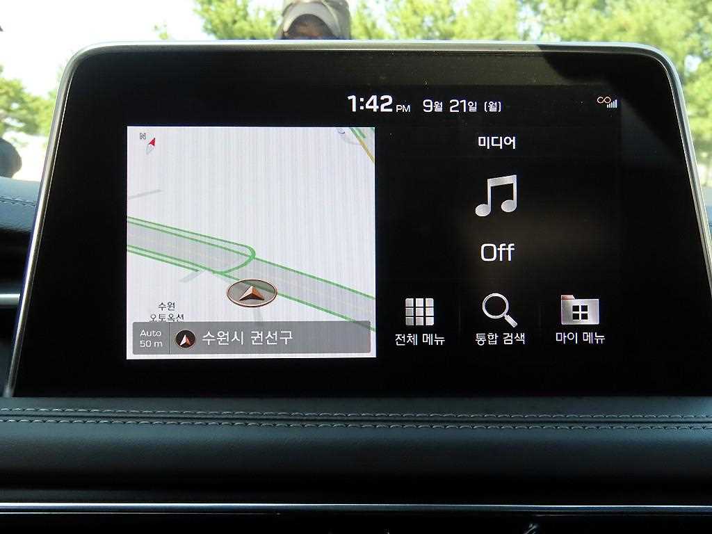 Genesis G70 — photo 14
