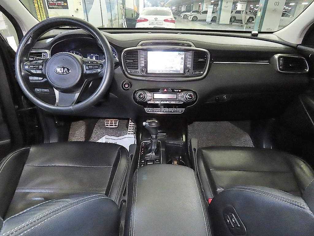 Kia Sorento — photo 10