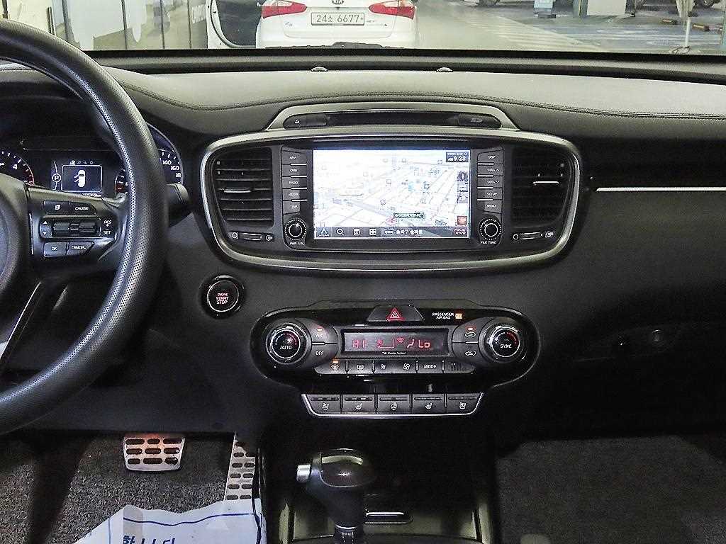 Kia Sorento — photo 11
