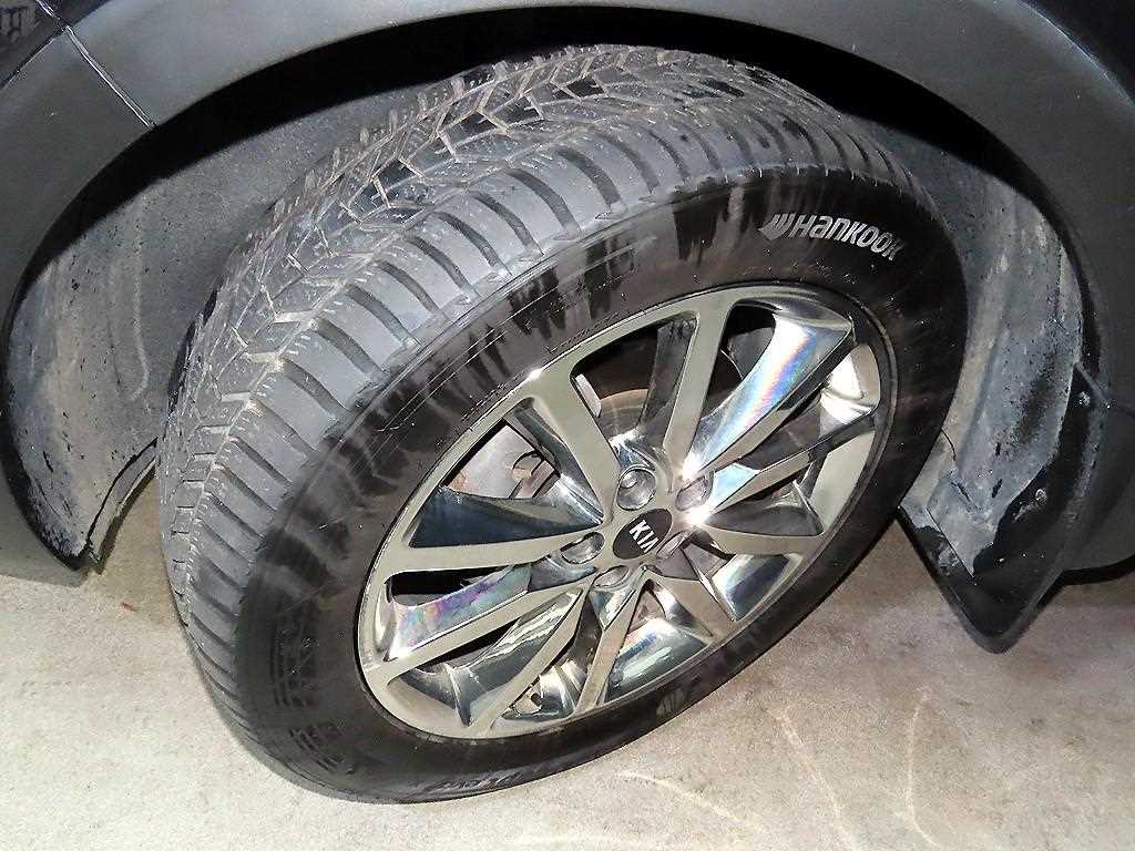 Kia Sorento — photo 20