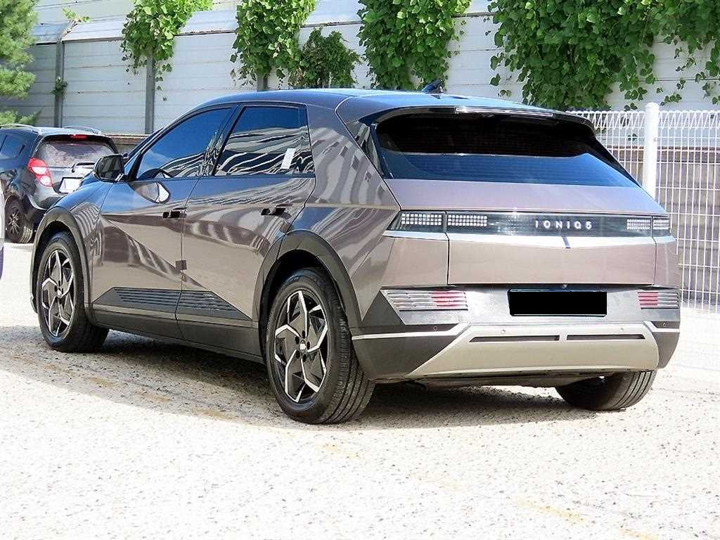 Hyundai Ioniq5 — photo 03