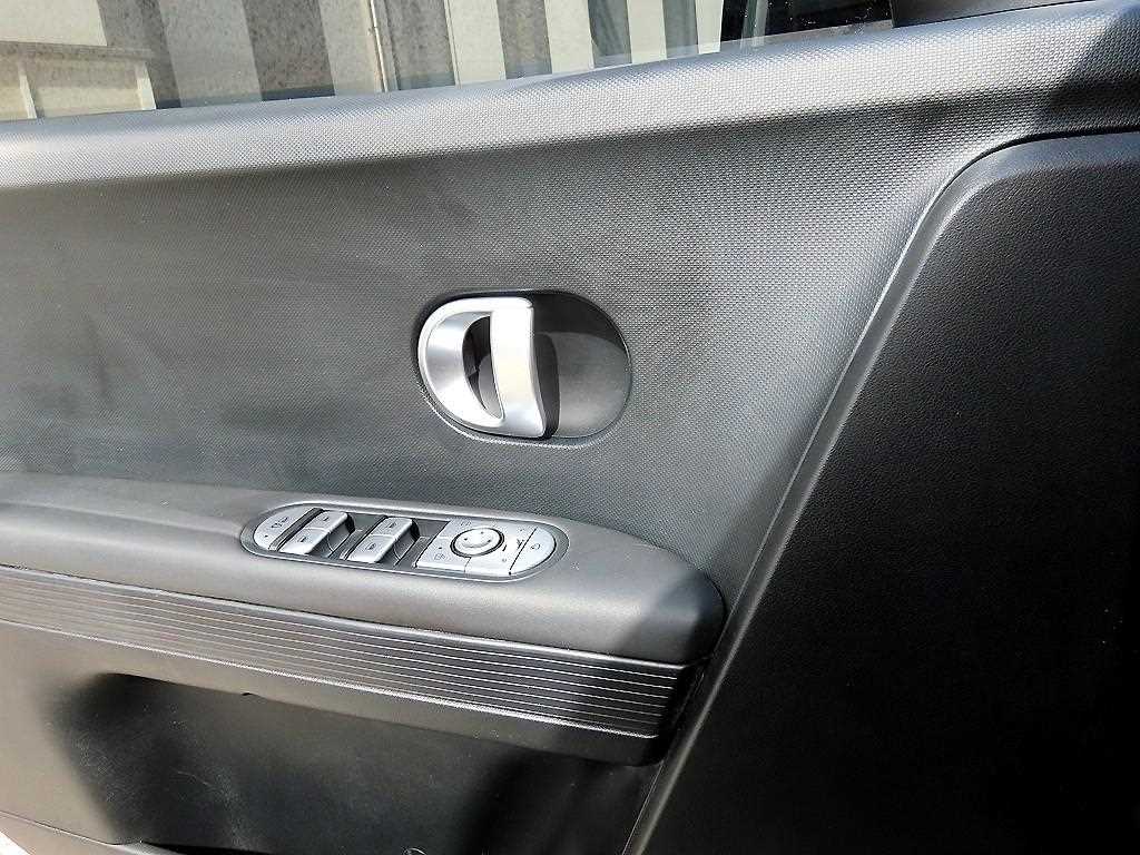 Hyundai Ioniq5 — photo 11