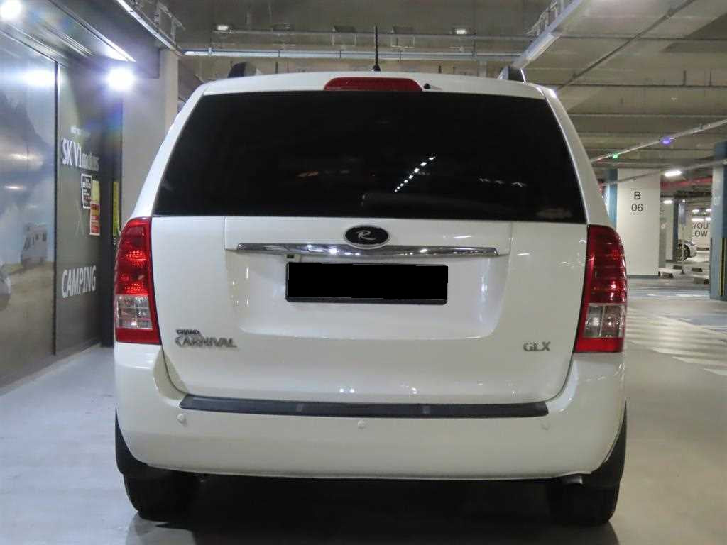 Kia Carnival — photo 05