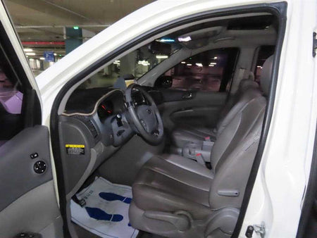 Kia Carnival — photo 08