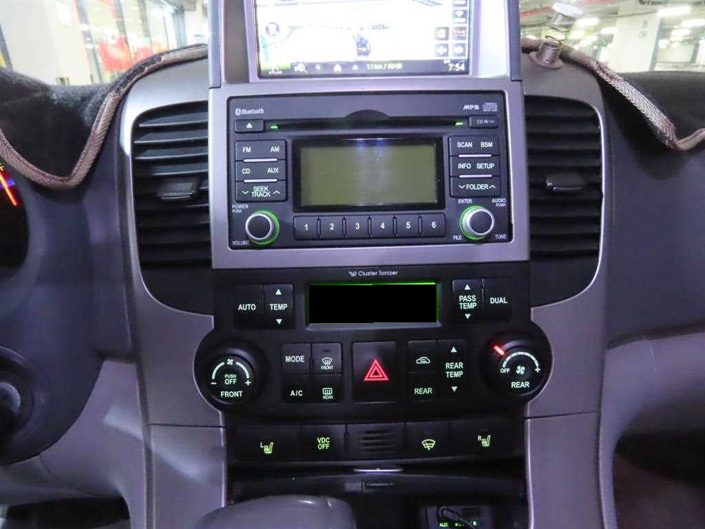 Kia Carnival — photo 14