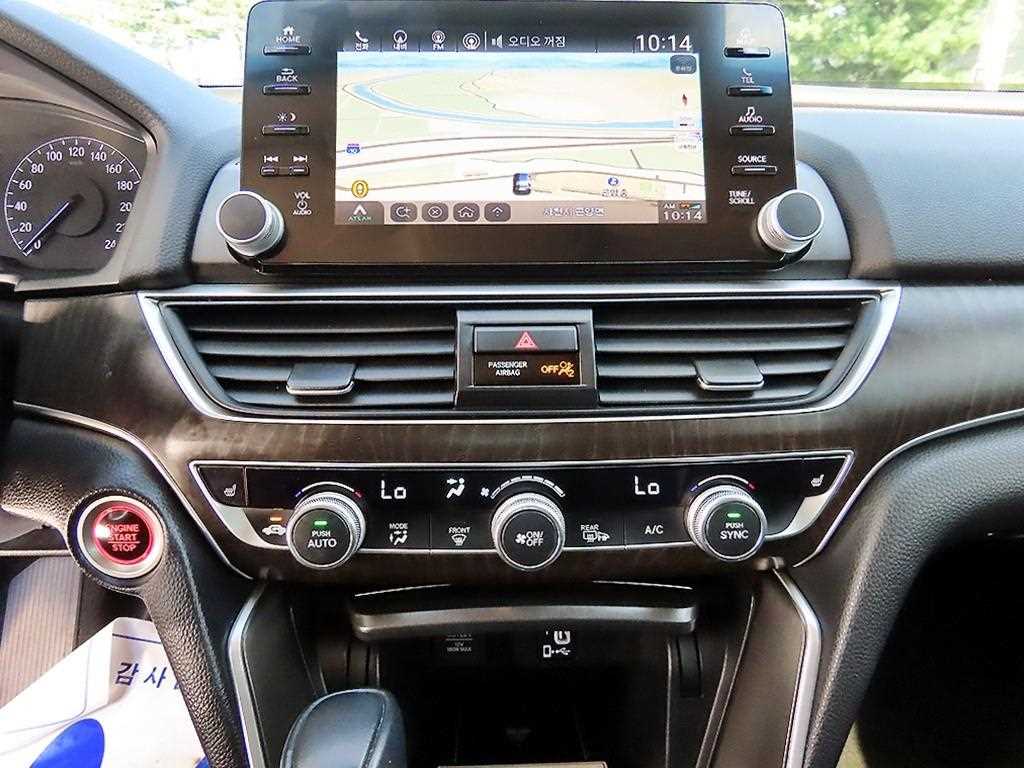 Honda Accord — photo 15