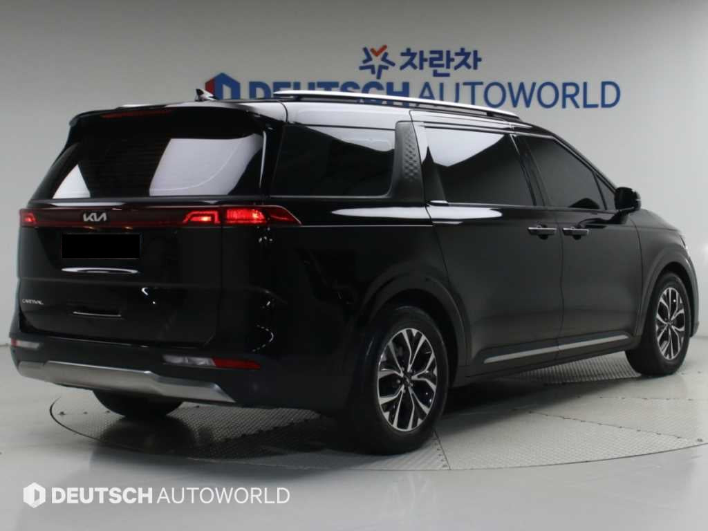 Kia Carnival — photo 02