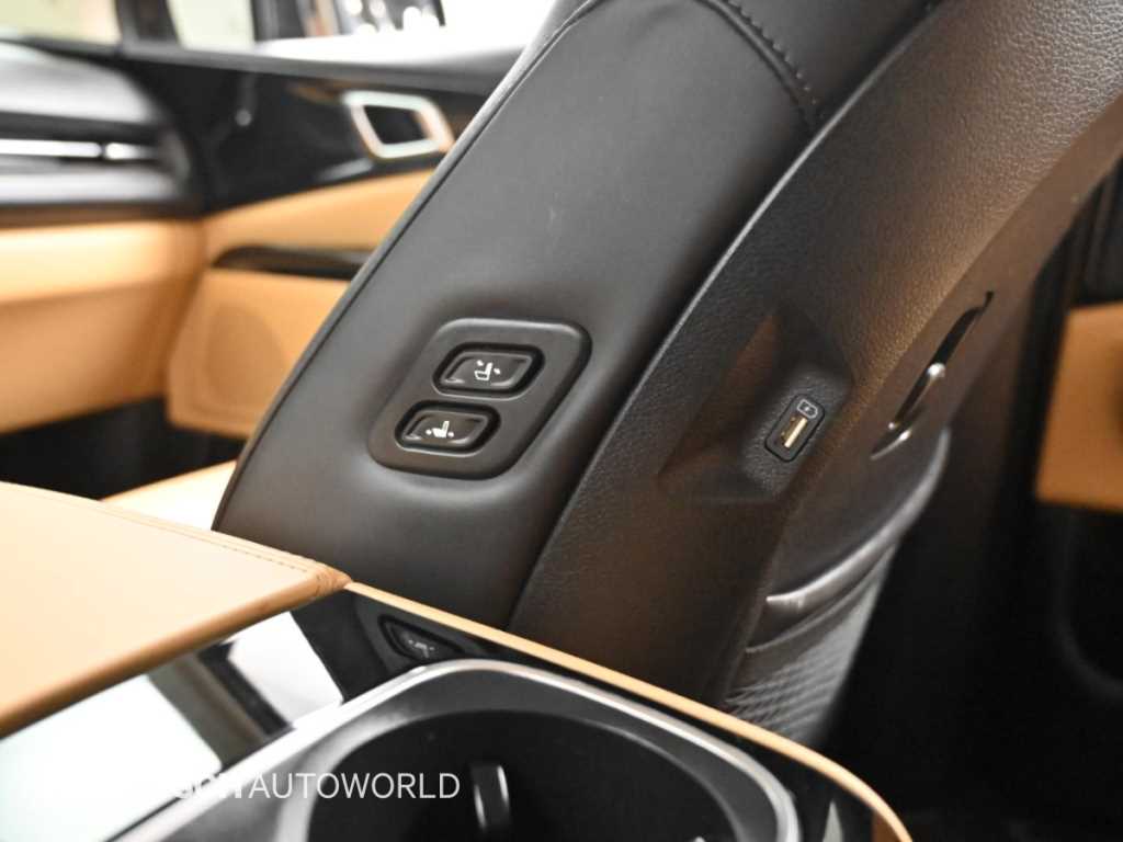 Kia Carnival — photo 18