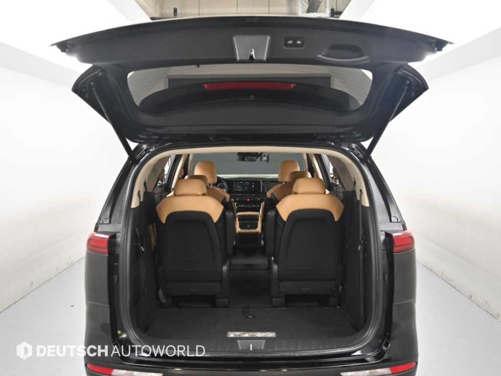 Kia Carnival — photo 19