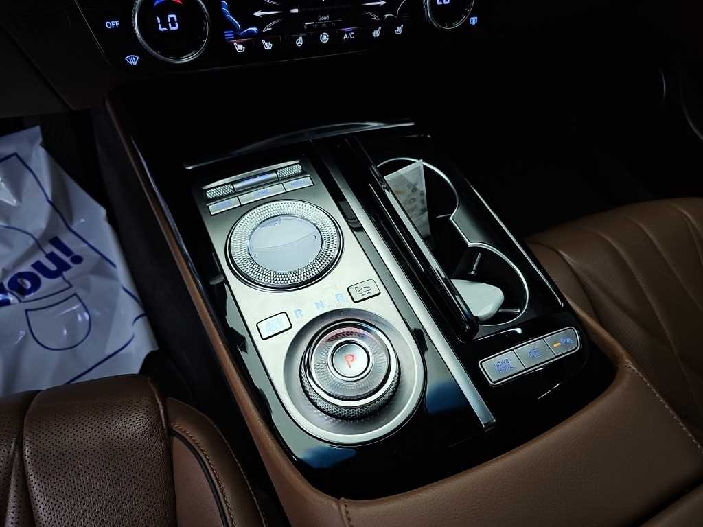 Genesis G80 — photo 08