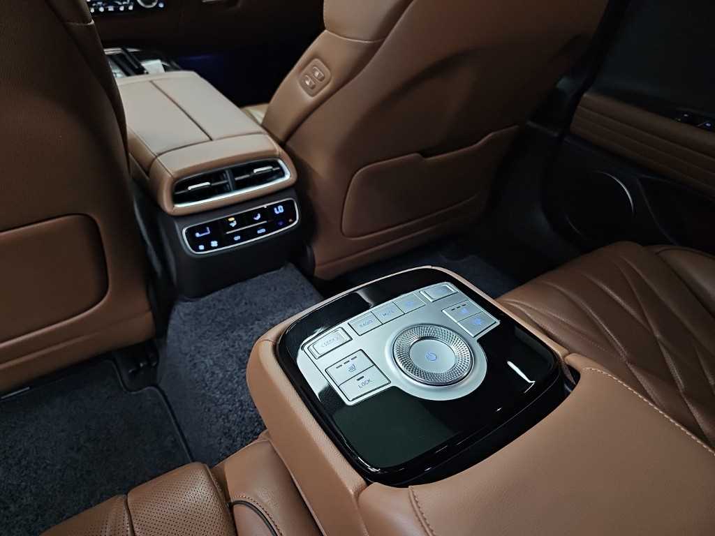 Genesis G80 — photo 13