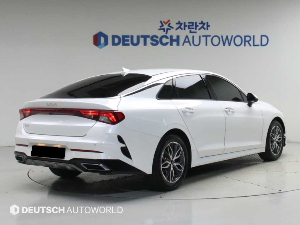 Kia K5 — photo 02
