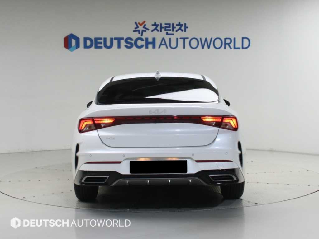 Kia K5 — photo 04