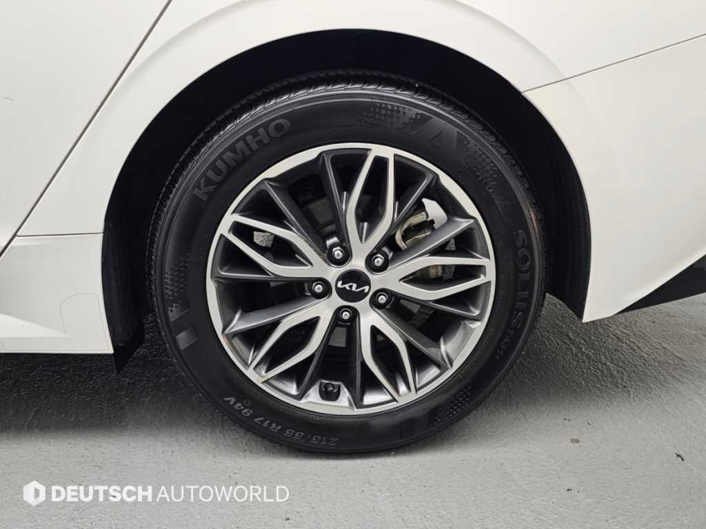 Kia K5 — photo 05