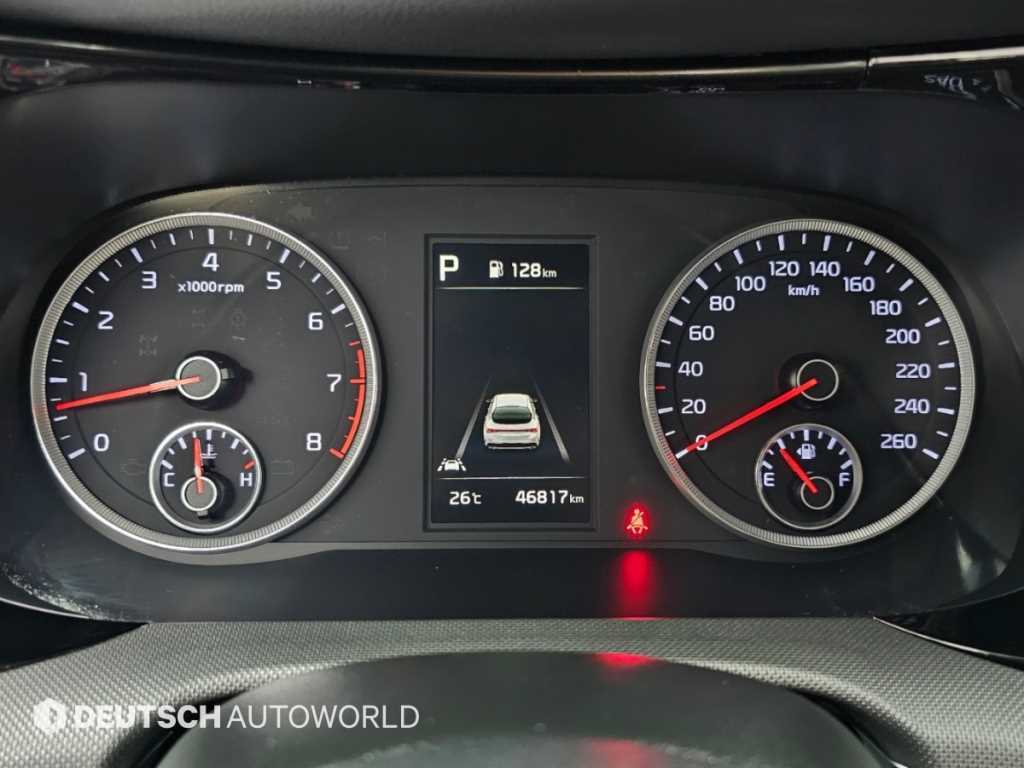 Kia K5 — photo 08