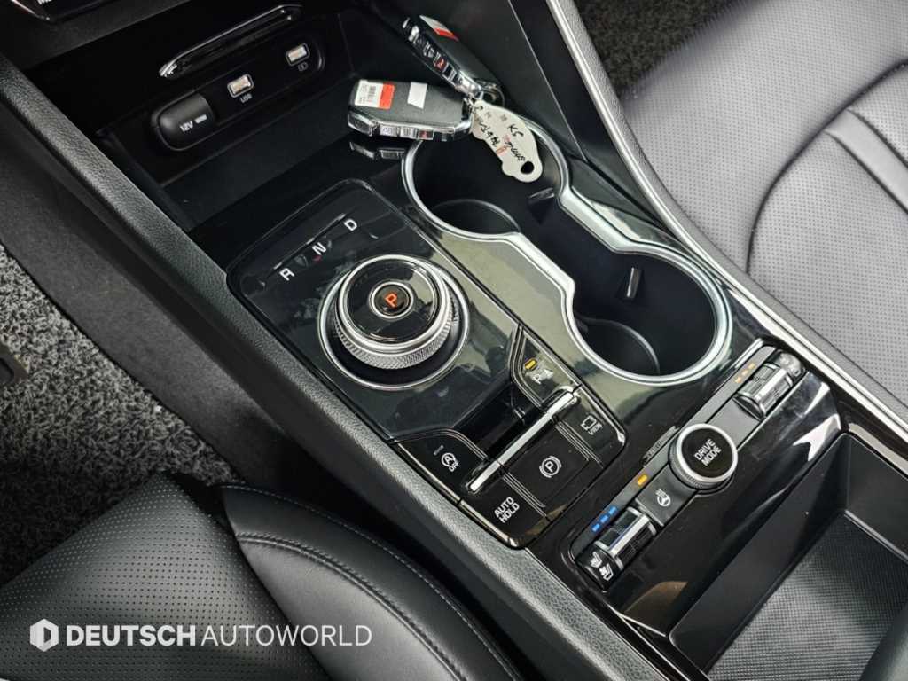 Kia K5 — photo 09