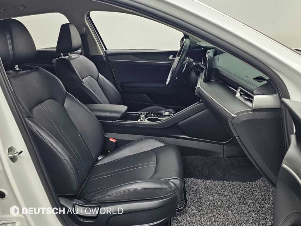 Kia K5 — photo 10