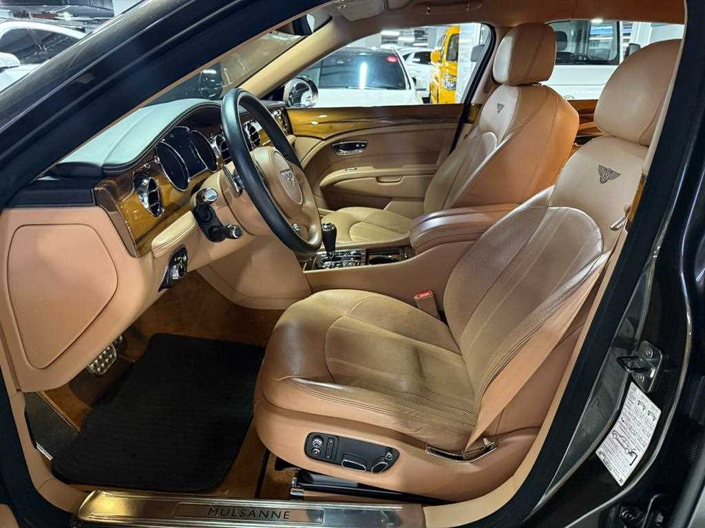 Bentley Mulsanne — photo 10