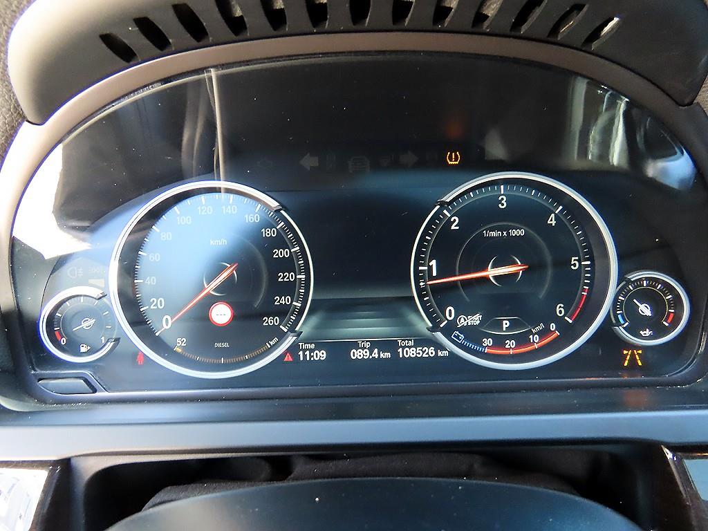 BMW 7-Series — photo 09