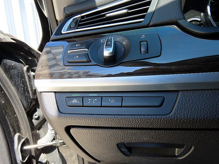 BMW 7-Series — photo 13
